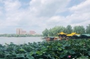 大明湖畔在哪
:济南大明湖有哪些历史故事？