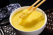 熬小米粥(熬小米粥怎么熬的更粘稠)