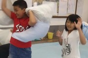 墨守成规什么意思
:小孩在学校墨守成规的好吗？在家还好？