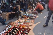 什么最快赚钱
:现在摆地摊卖什么赚钱最快？
