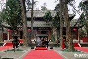 松柏树
:松柏树适合在庭院栽吗？