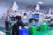 自媒体的作用
:你认为在中国抗疫过程中自媒体起到了怎样的作用？