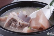 清炖排骨汤的做法
:怎么做好喝又清淡的清汤排骨汤？
