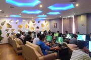 开网吧赚钱吗
:现在在新开的大学校区旁开网吧还挣钱吗（就我一家没有竞争）？