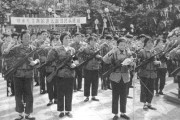 什么是民兵
:我国还有没有民兵组织？预备役部队和当年的民兵组织是什么关系？