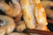 油焖大虾窍门
:怎样才能又快又好的做好油焖大虾？