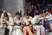 自媒体乱象论文
:你怎么看待横店自媒体乱象？