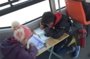 学生不写作业怎么办(三年级的学生不写作业怎么办)