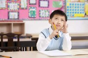 小孩写作业注意力不集中怎么办(小孩写作业总是分神怎么解决)