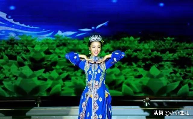 抖音怎么唱歌
:在唱歌时抖音怎么发出来？