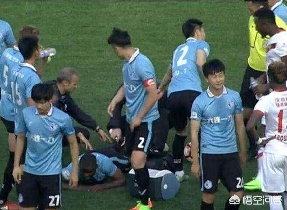 王大龙
:佳兆业王大龙中甲断腿穆谢奎，中超毁容哈姆西克，该不该停赛？