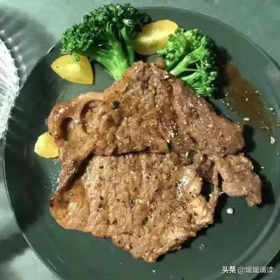 小牛凯西
:对比其他牌子的牛排，小牛凯西家的算是白菜价了？