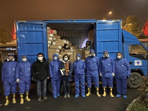 武汉放行了吗
:请问武汉封城解除了吗？最近有没有放行几个小时？