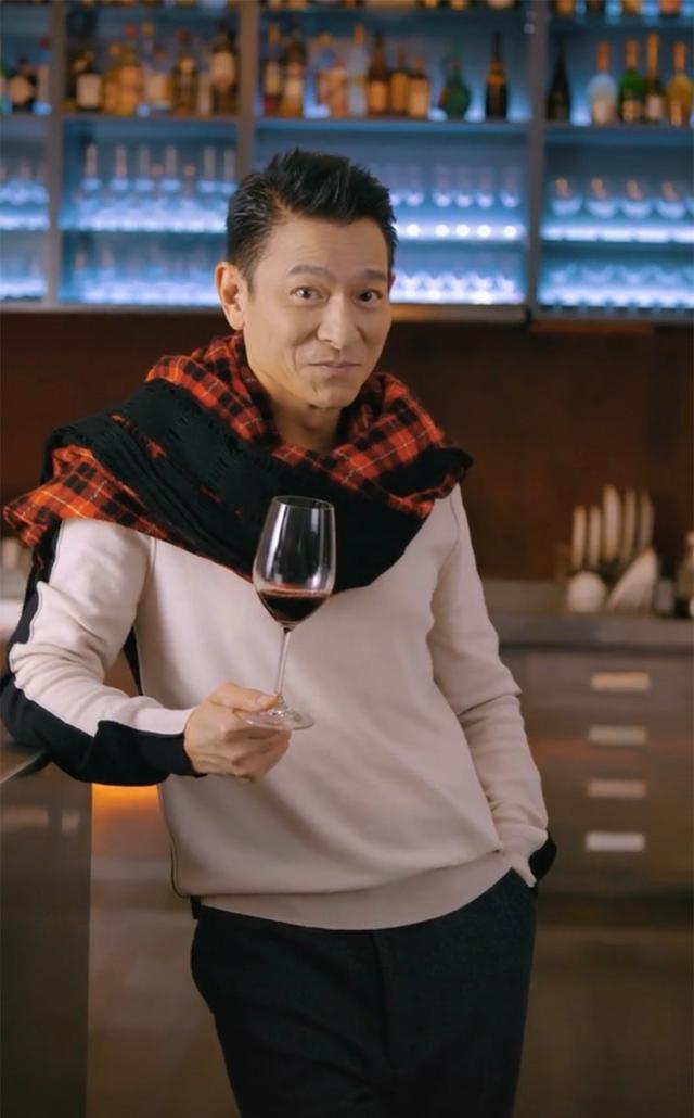 刘德华抖音
:刘德华抖音直播观看破亿，要是星爷入驻抖音能超过刘吗？