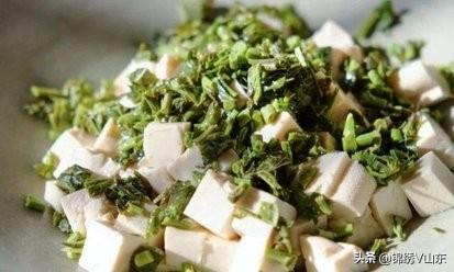 易芽
:当下是吃春(芽)菜的季节，都有些什么好吃的做法？