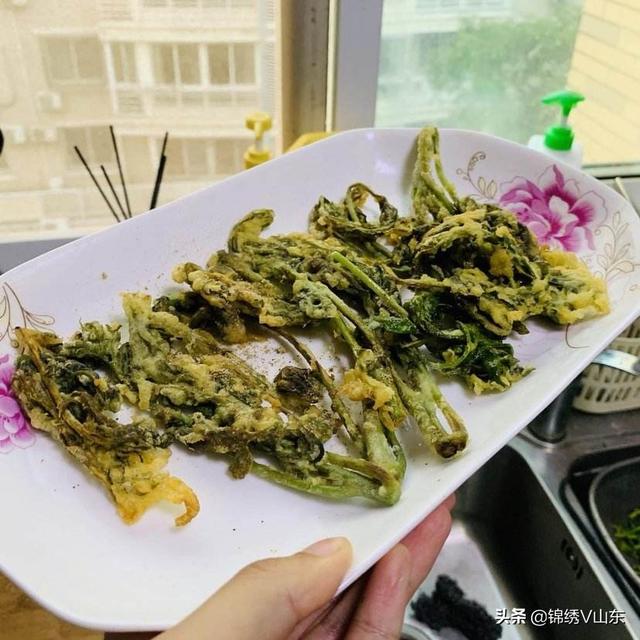 易芽
:当下是吃春(芽)菜的季节，都有些什么好吃的做法？