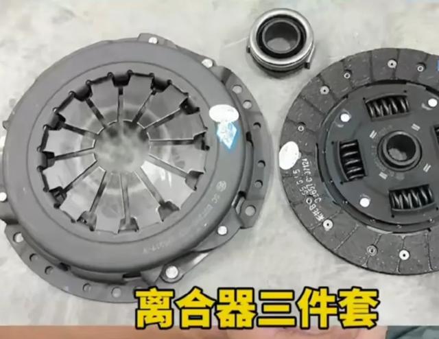 抖加网页版
:原地着车时车子抖动，稍加油门就正常了，什么原因？