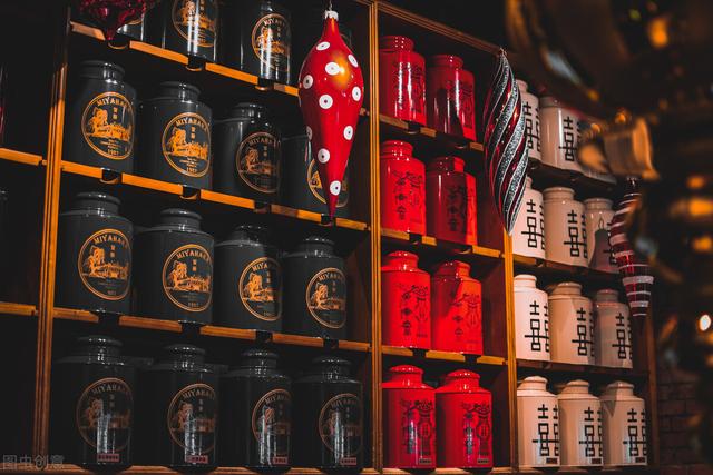 电视广告文案
:文案在人间，牛X的文案你见过几条？