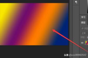 色彩的渐变
:ps怎么把照片的背景改为渐变色？
