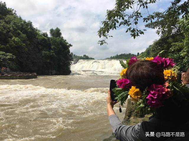 旅游广告
:最近很多中西部地区的旅游广告，几百块一个人，玩好几天靠谱不？