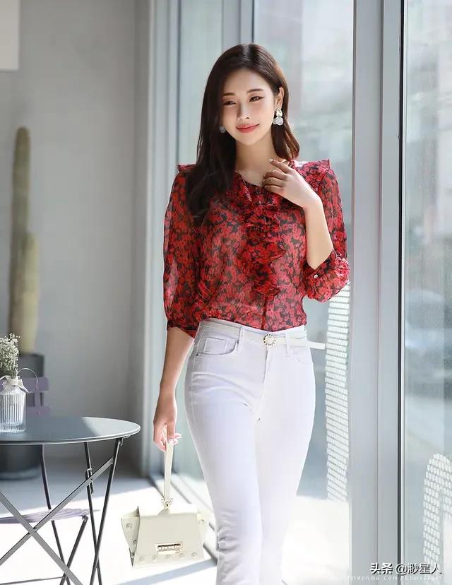 一个新手如何推销产品
:我是一个做销售的新手小白，如何做好各种销售？