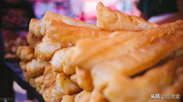 小吃分类
:油炸的早餐小吃有哪些品种？