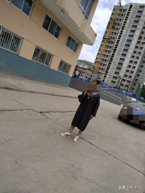 烧碳自杀
:甘肃学生情侣因催还网贷酒店内烧炭自杀，怎样杜绝此类事件发生？
