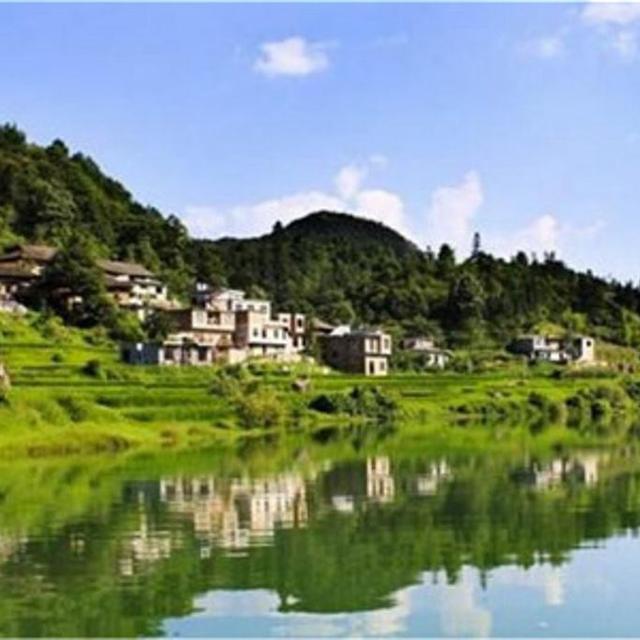 景点推广
:我是乡村旅游景点的负责人，请问旅游景点怎样在线上推广引流？