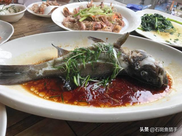 龙趸和石斑鱼区别
:怎样做石斑鱼呢？石斑鱼确实有毒吗？