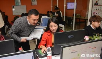 如何做网络运营
:无经验的应届生怎么进入互联网公司做运营？