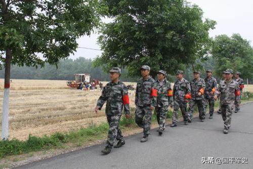 民兵是干什么的
:民兵是个什么组织？有些企业每年还要举行打靶演习？