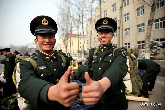 中尉是什么级别的军衔
:如果我是一个列兵，怎样才能晋升到上将军衔？最快需要多少年？