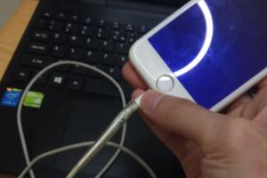 苹果怎么强制开机
:苹果手机开机键坏了怎么开机，强制开机？