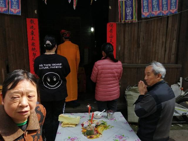 什么是关键词
:人一生中最重要的关键词是什么？下面关键词选三个？