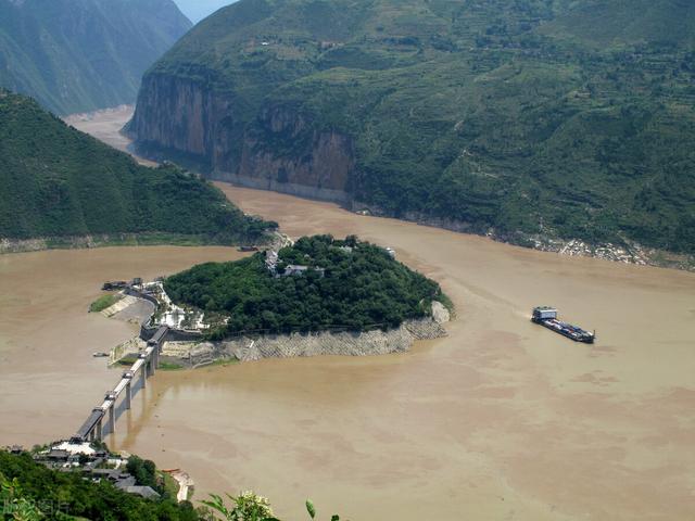 白帝城在哪
:重庆白帝城位于重庆哪里？