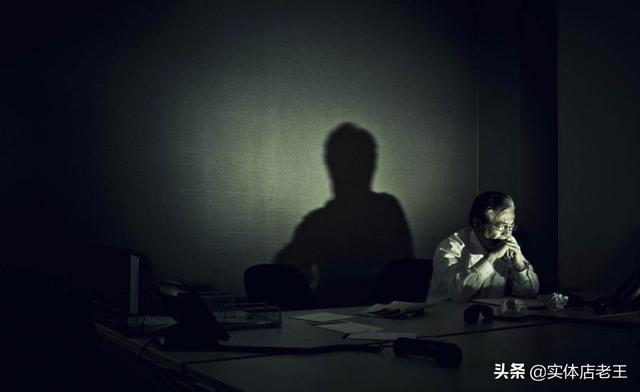 创新创业想法
:被拉进一个创新创业的项目，但是自己没有任何的想法和主意，无法融入到讨论里，我是不是应该退出？