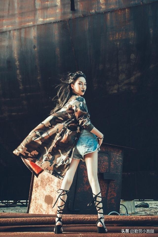 写真文案
:如何拍摄好“工业风”人像写真？作为摄影师有哪些经验？
