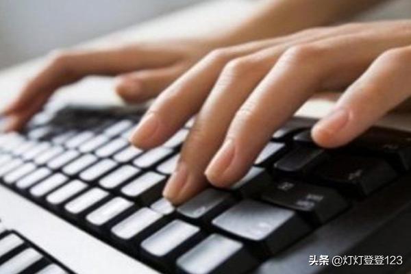 人民币符号怎么打
:如何使用键盘输入特殊符号？