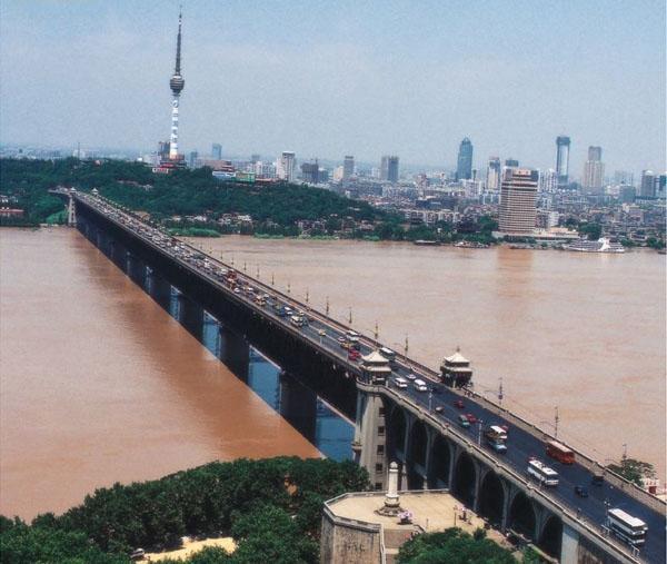 武汉属于哪里
:请问武汉市市中心到底是在哪里？