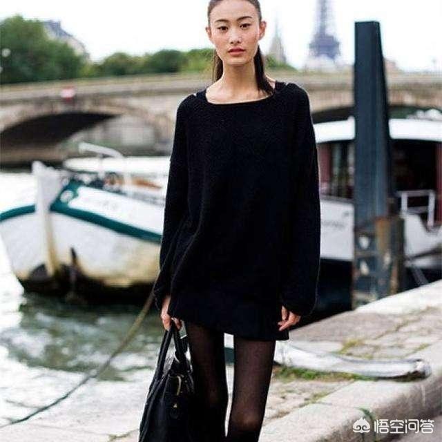 oversize
:oversize风格的大毛衣要怎么搭配？