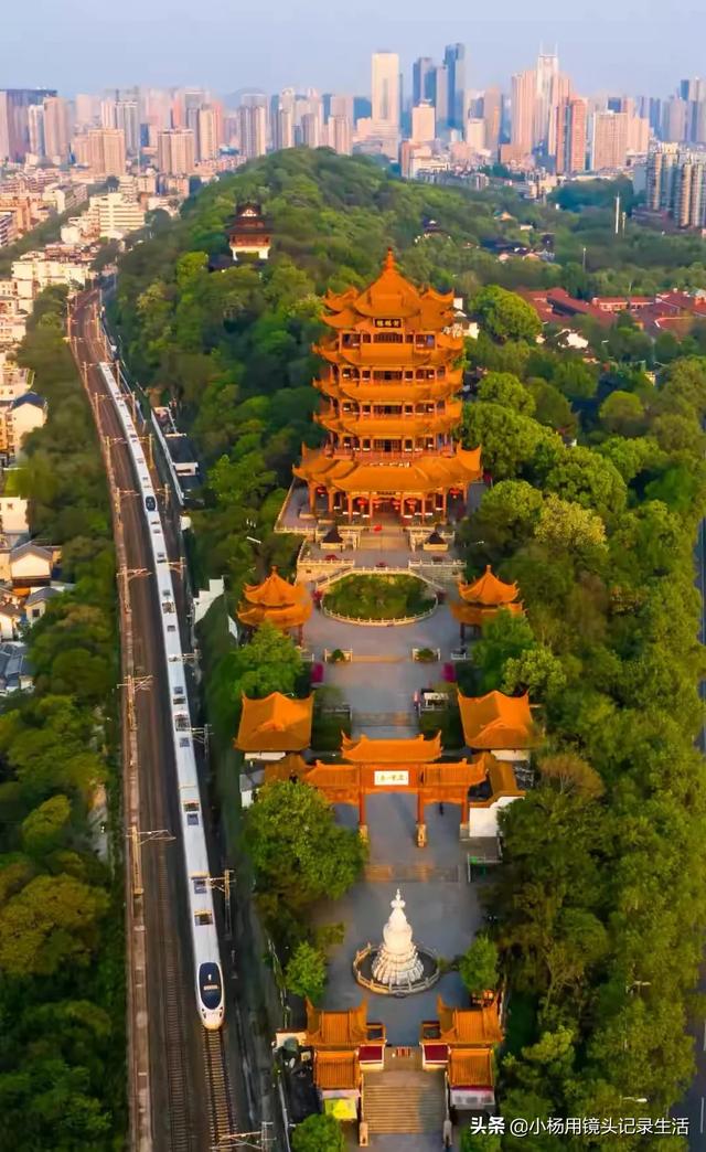 武汉市是哪个省
:位于九省通衢的武汉市，为什么没有成为中国的首都？