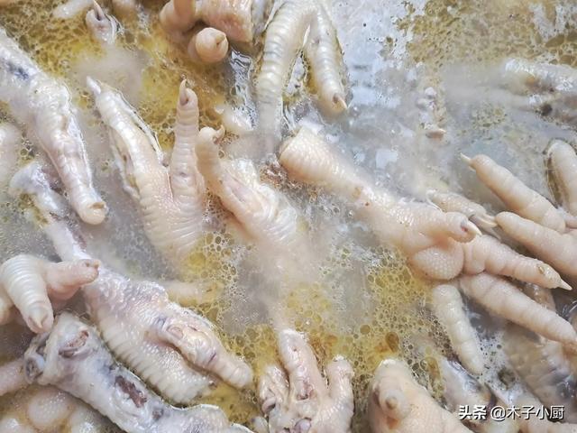 柠檬鸡爪正宗制作方法
:正宗柠檬鸡爪的配方比例？