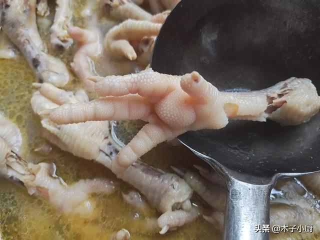 柠檬鸡爪正宗制作方法
:正宗柠檬鸡爪的配方比例？