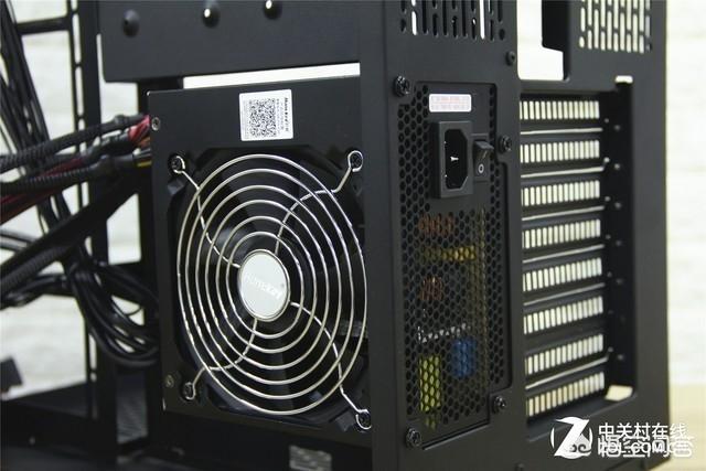 啪咖前入式
:有什么特别有逼格的机箱？