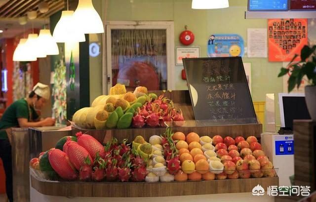 开果汁店
:想和妹妹一起开个鲜榨果汁店，鲜榨果汁还有市场吗？