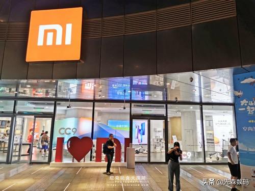 小米授权店
:小米之家卖的有贴膜吗？在他们店买张贴膜他们帮忙贴好吗？