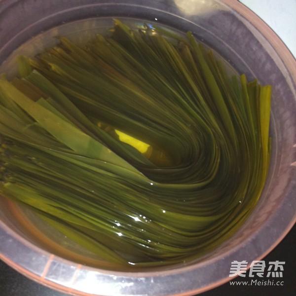 肉粽子的做法和配料
:肉粽子的做法和配料是什么？