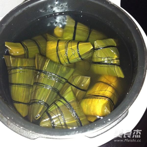 肉粽子的做法和配料
:肉粽子的做法和配料是什么？