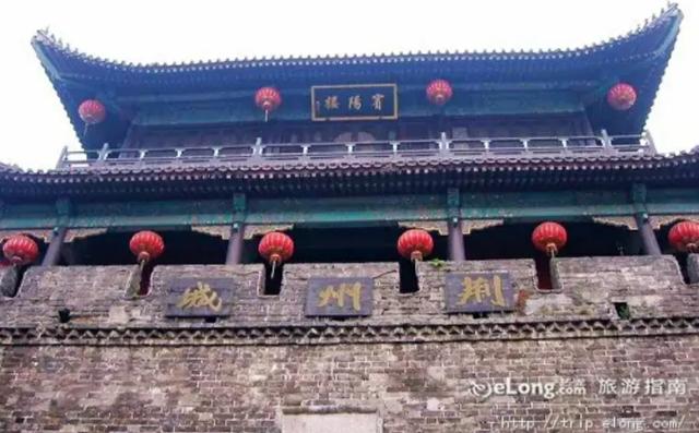 白帝城位于什么地方
:千里江陵一日还，江陵是指现在的哪个地方？