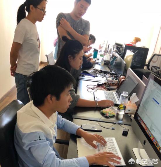 互联网投资
:投资一个基本的互联网团队要多少钱？